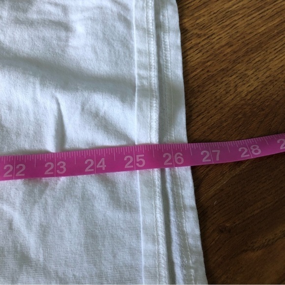 Jurassic World white short sleeve graphic tee in size L - Picture 6 of 6